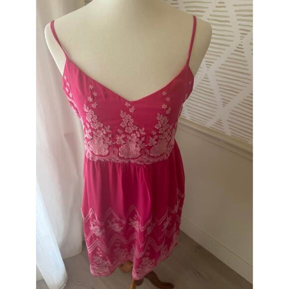 Savanna Jane Women’s Small Pink Embroidered Dress NWOT - Picture 2 of 5